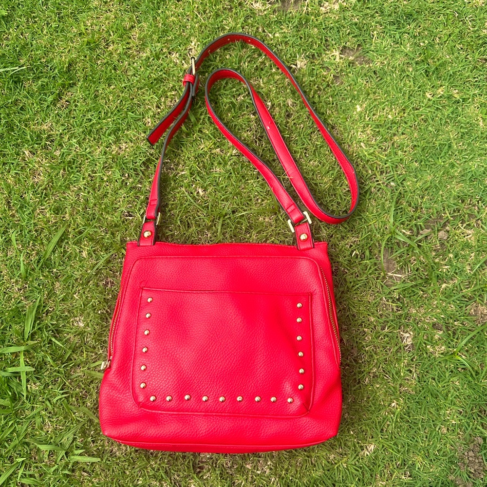 Steve Madden gold studded crossbody bag with zipper closure, lots of pockets!